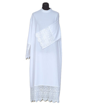 Alba sacerdote puntilla